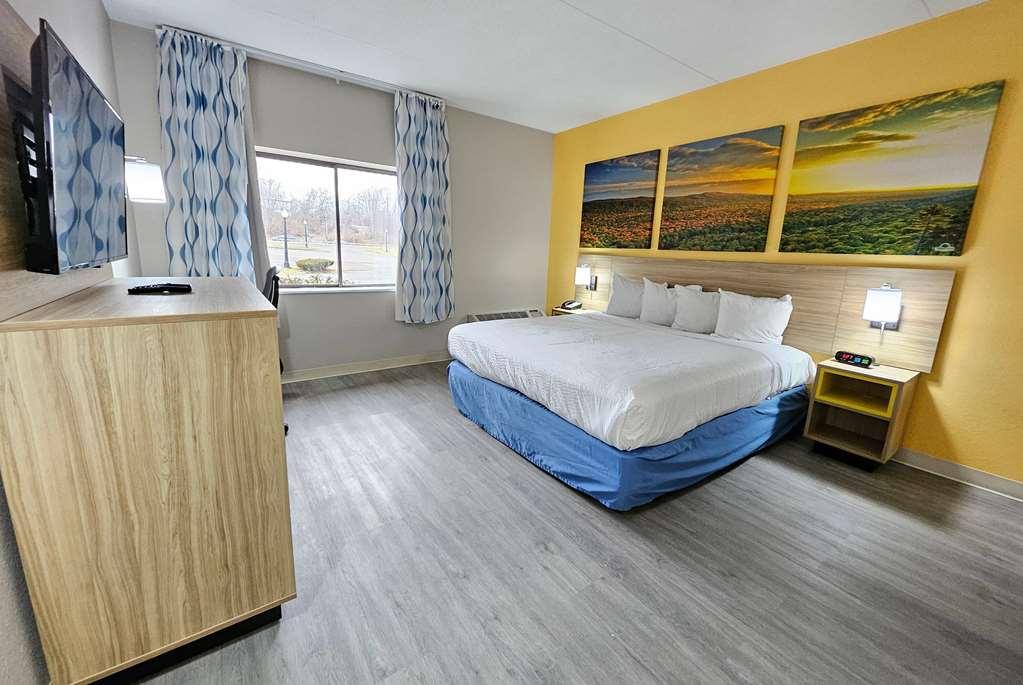 Days Inn By Wyndham Berlin Meriden Номер фото